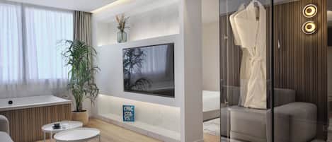 Nur Signature Suite with Hot Tub | Living room