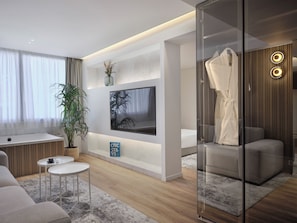 Nur Signature Suite with Hot Tub | Living room