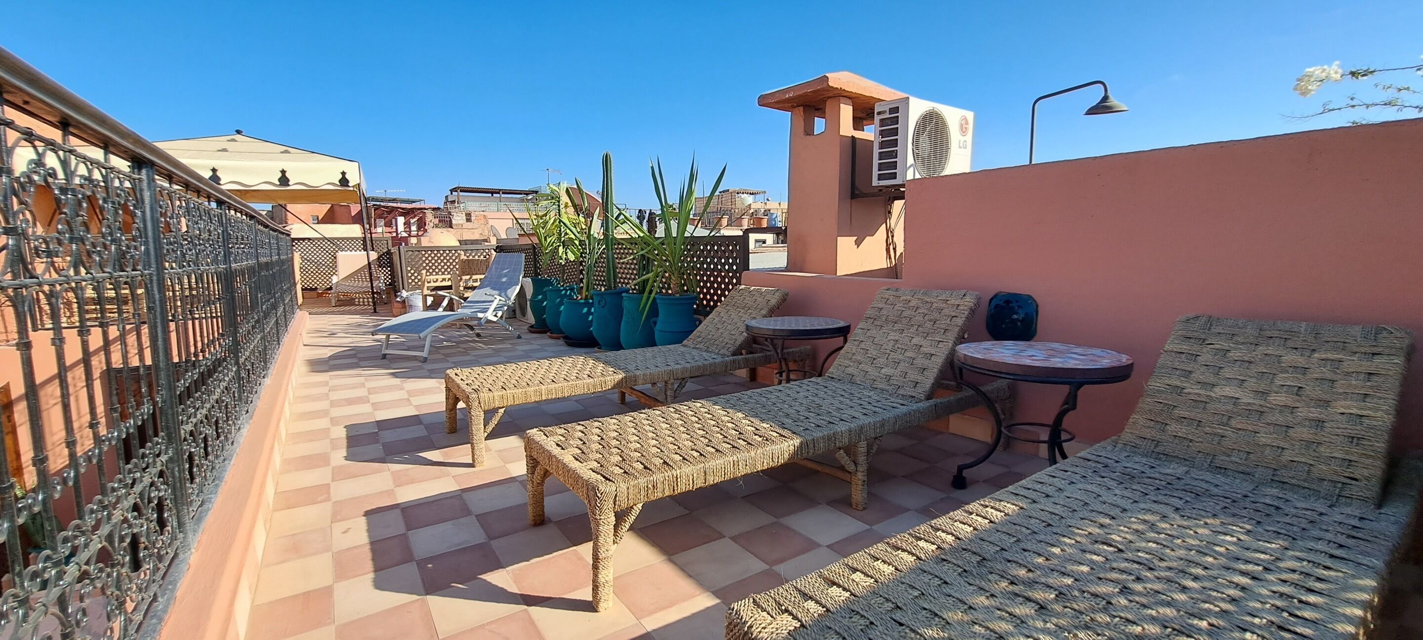 Villa Économique, salle de bains privée (Entire) | Terrasse/Patio