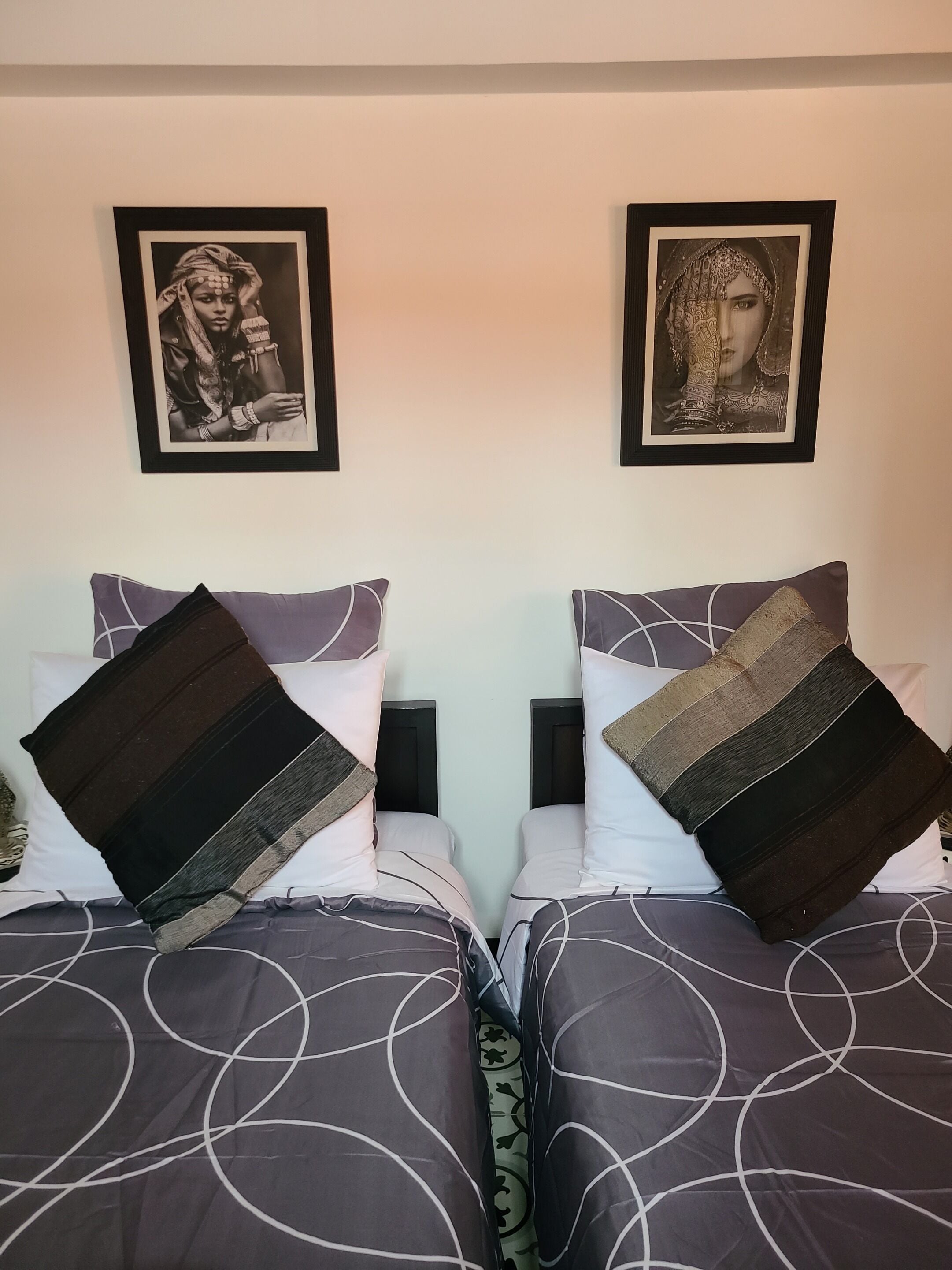 Elite Double or Twin Room, Ensuite (Chambre Yasmine) | In-room safe, free WiFi