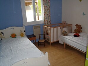 3 bedrooms - Agréable Maison à la Campagne Avec Piscine (Ousse)