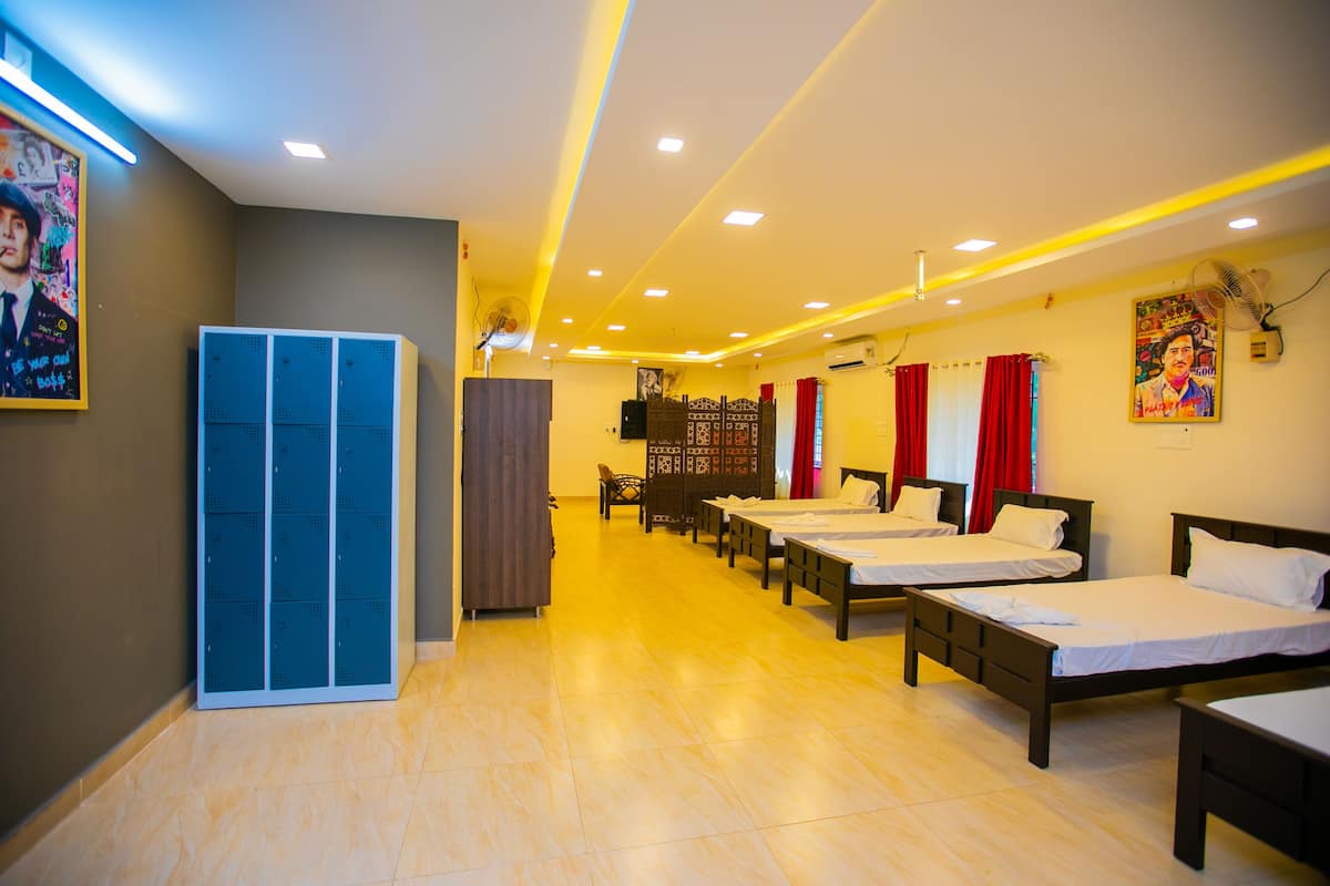 Room, Mixed Dorm, Garden View