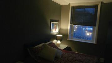 Apartment, 2 Queen Beds | 2 bedrooms, iron/ironing board, free WiFi, bed sheets