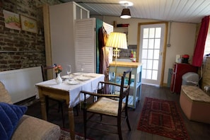 Cottage | Dining