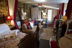 Cottage | 1 bedroom, iron/ironing board, free WiFi, bed sheets