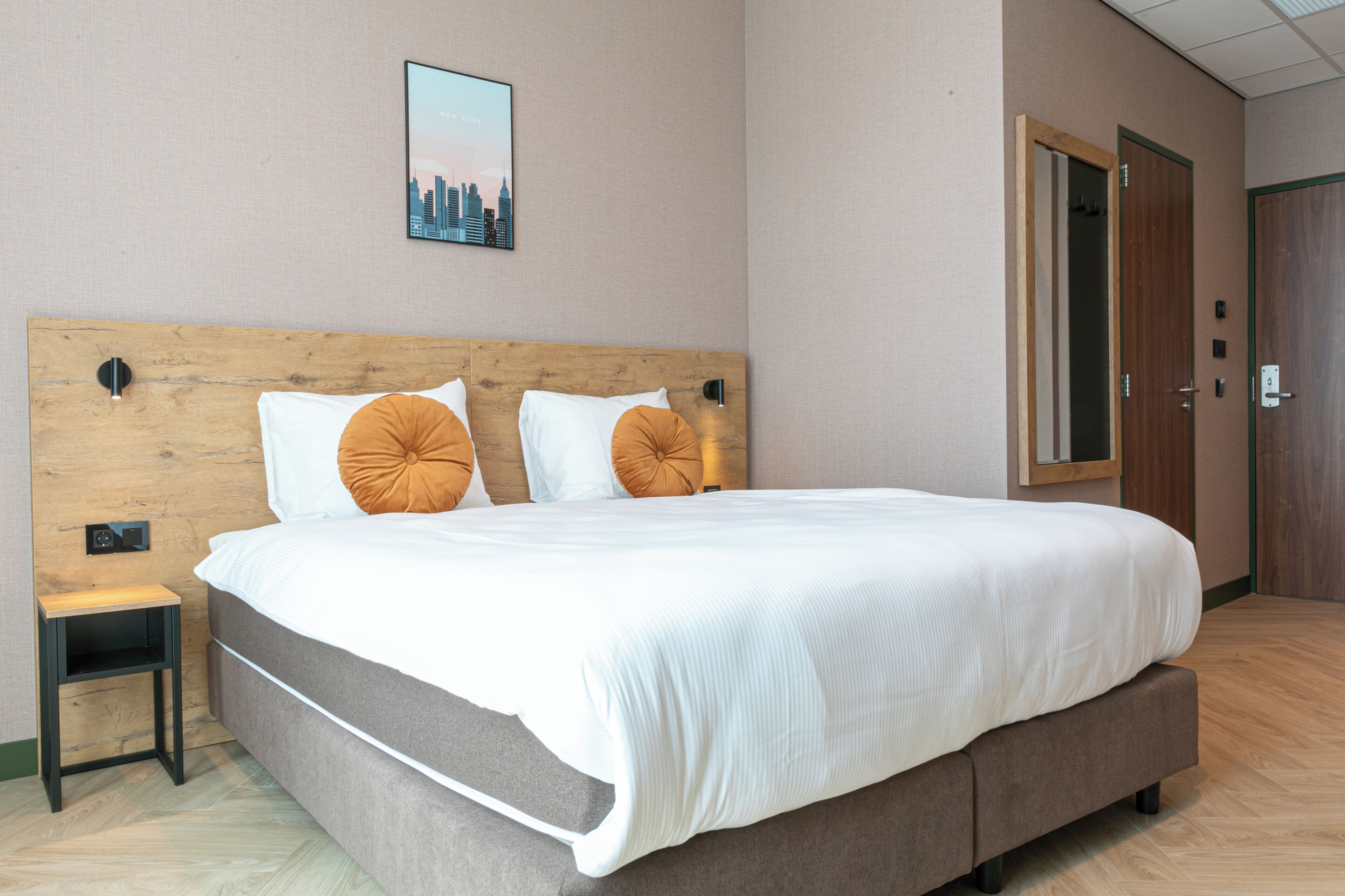 Doppia Comfort | Una cassaforte in camera, una scrivania, postazione laptop