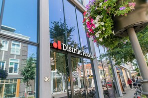 Front of property - Distrikt Hotels Amsterdam Zaandam  (Zaandam)