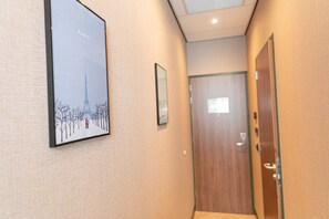 Doppia Basic | Una cassaforte in camera, una scrivania, postazione laptop