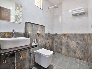 Shower, free toiletries, towels, soap - The Sky Comfort - Hotel Parth Inn (Dwarka)
