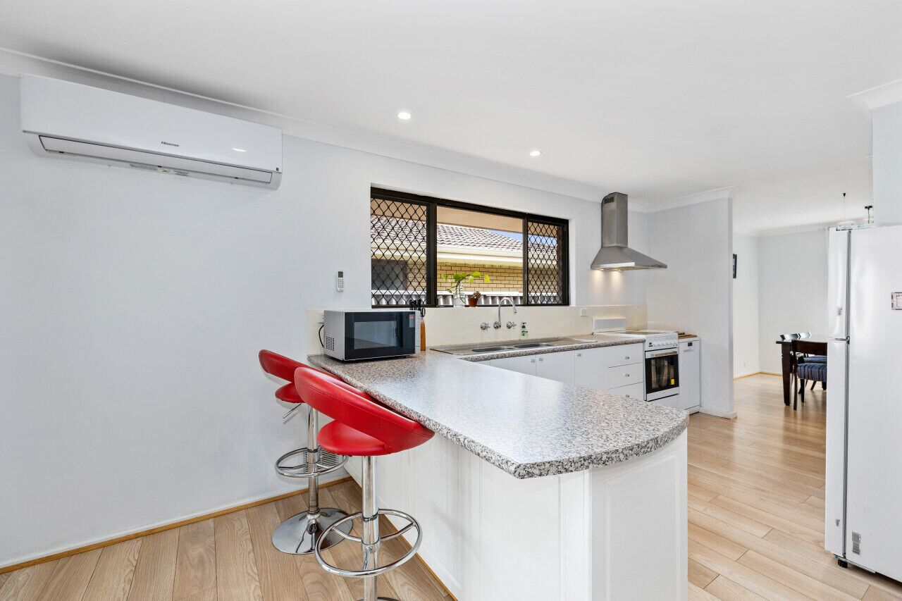 Free Flowing 3 Bedroom Family Home With Great Outdoors and Indoor Living Spaces