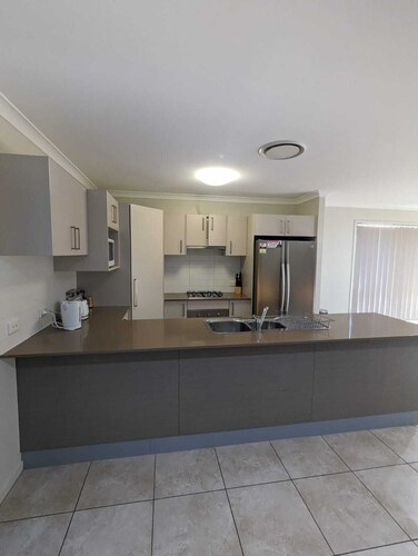 Gladstone Super Home Fully Fenced With Central Aircondioning