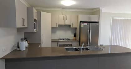 Gladstone Super Home Fully Fenced With Central Aircondioning