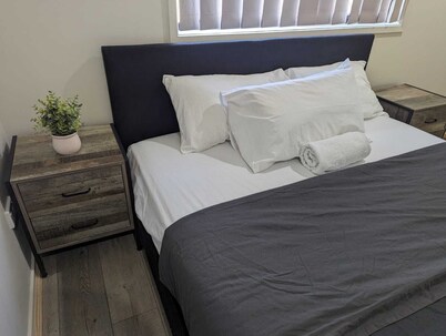 Gladstone Super Home Fully Fenced With Central Aircondioning