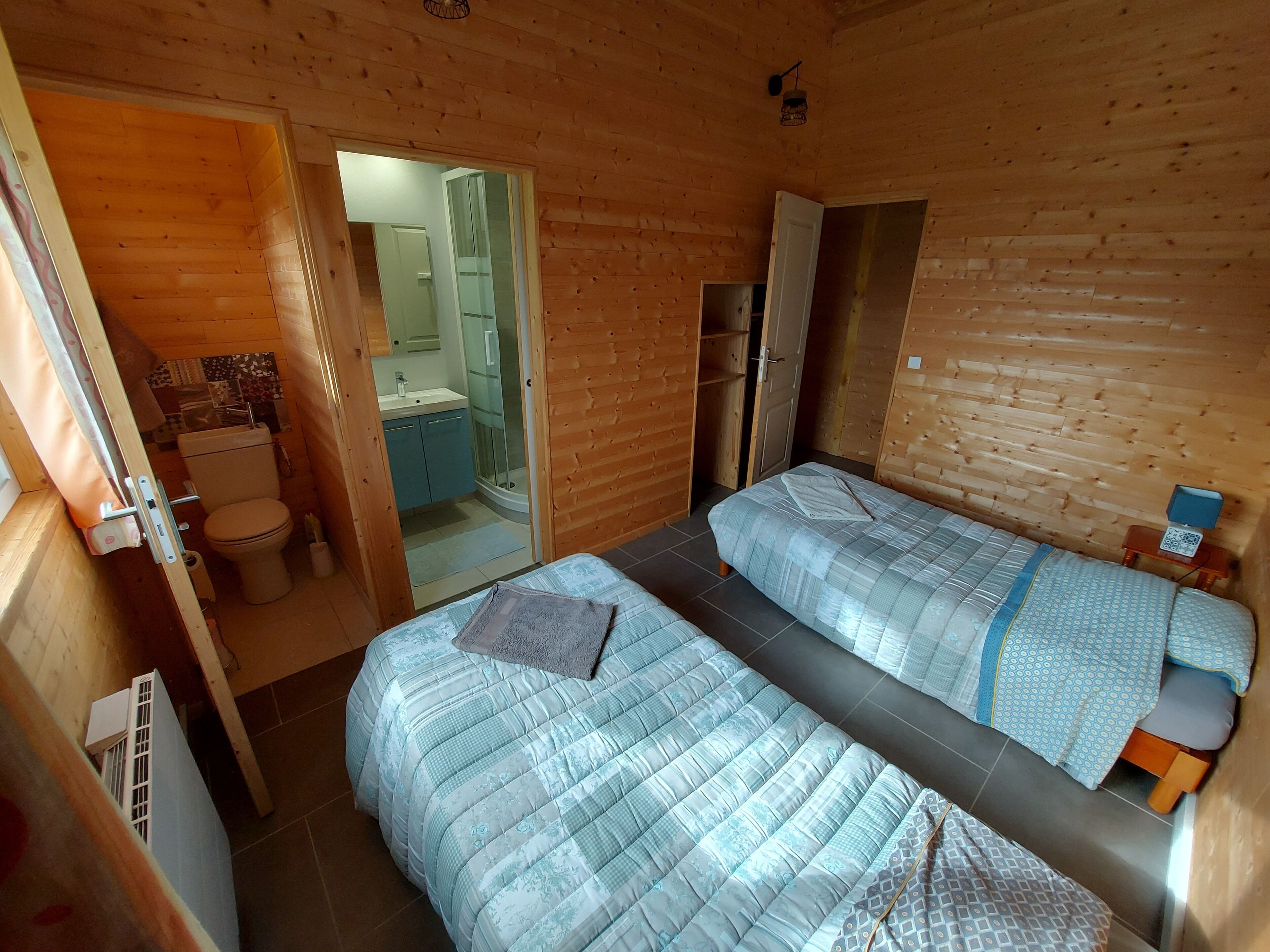 2 chambres, draps fournis