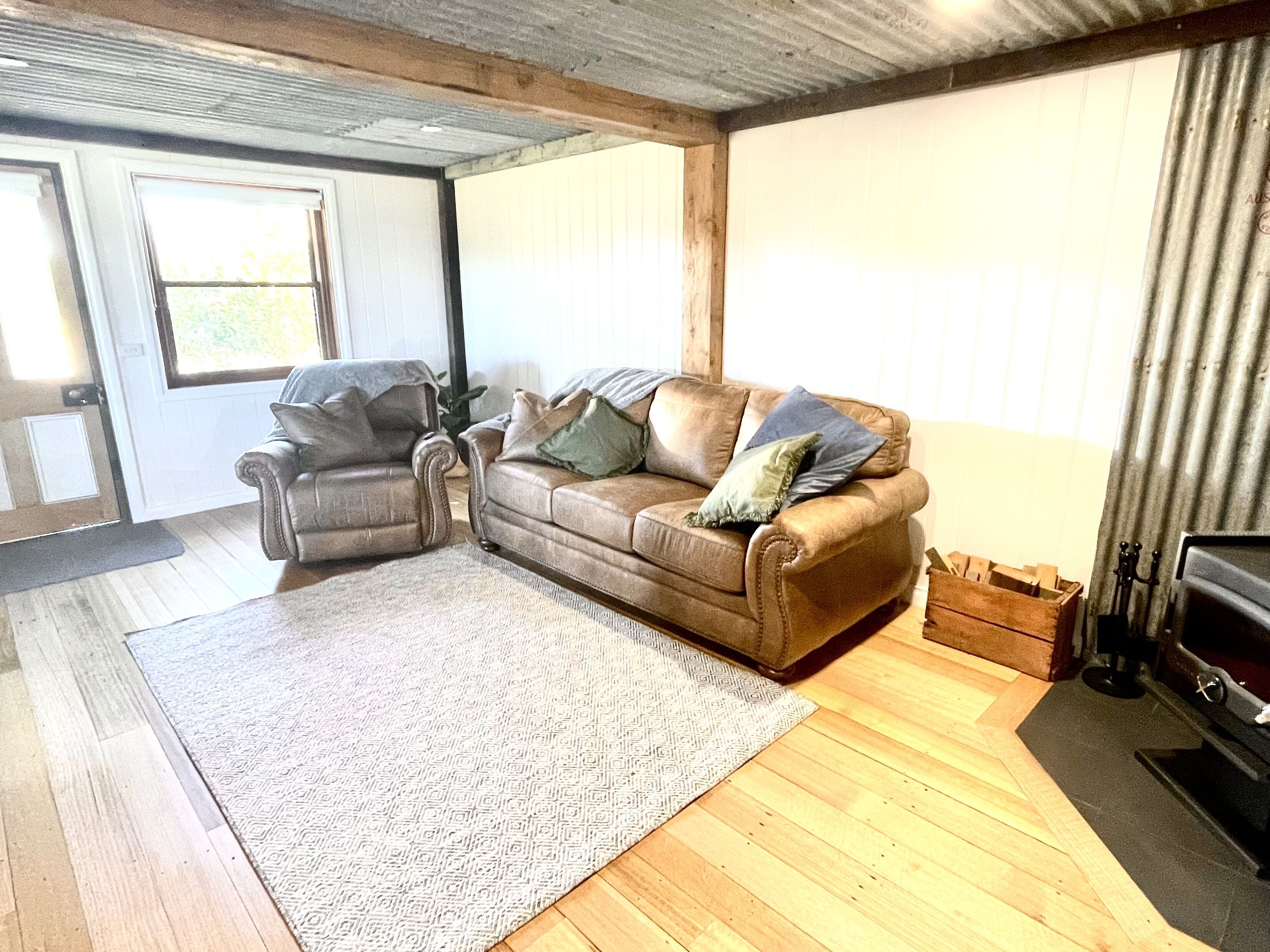 Peaceful & Picturesque Farm Stay Only 5 Mins Drive From Benalla Township