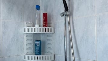 Doccia, asciugacapelli, bidet, asciugamani