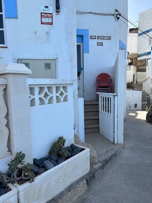 Exterior detail - Claudia Puertito de Adeje - 2 bedrooms, 70sqm, on the beach (CN)