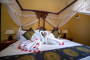 In-room safe, individually furnished, desk, soundproofing