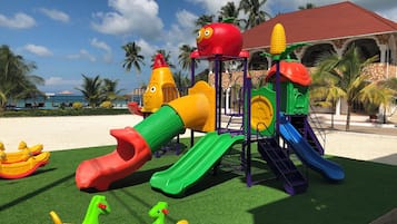 Children’s play area – outdoor