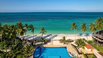 Outdoor pool, free pool cabanas, pool umbrellas