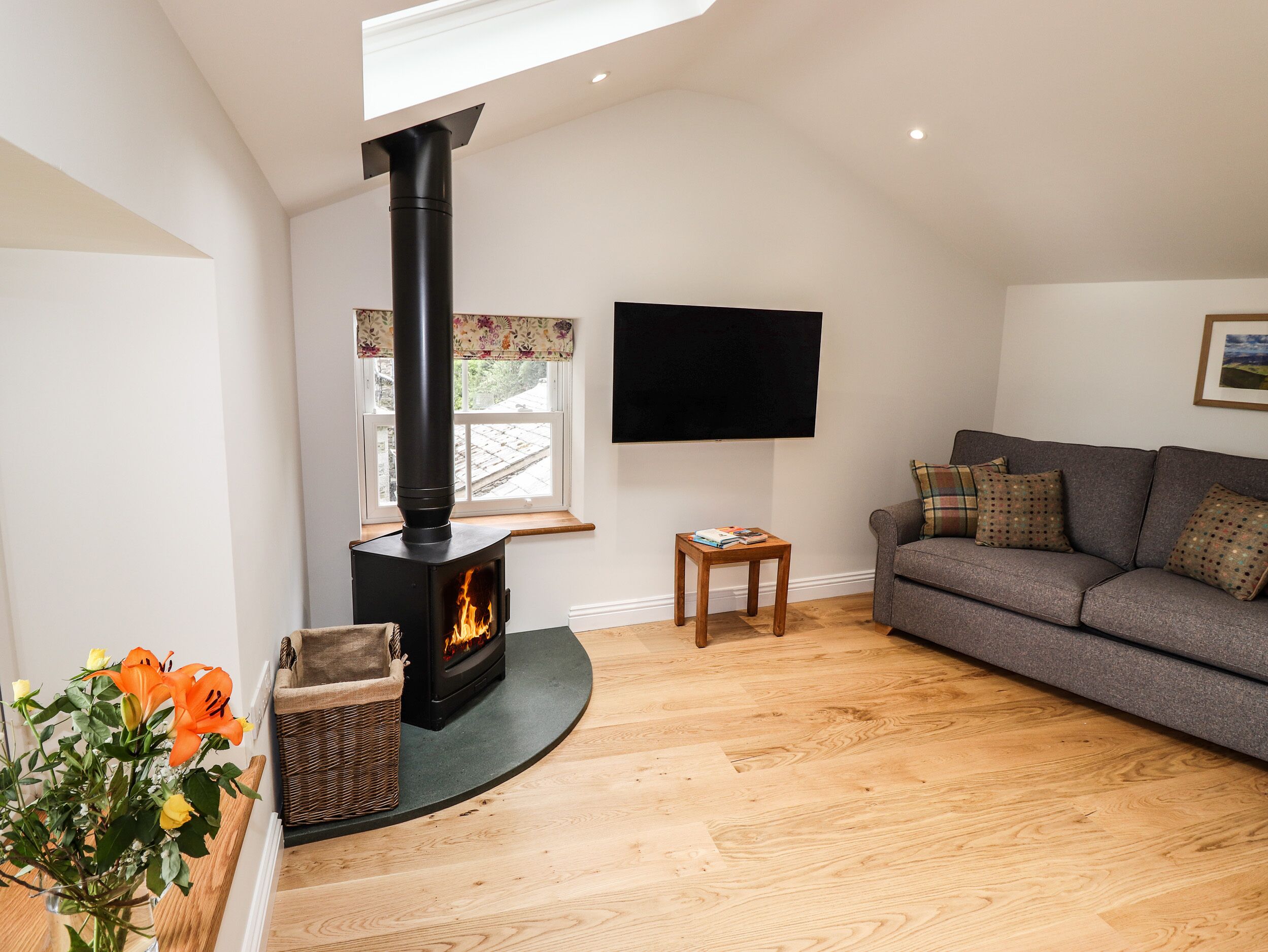 NORTON, family friendly, with open fire in Applethwaite