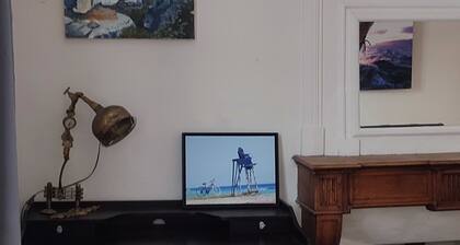 Studio, chambre indépendante. Grand séjour lumineux.
Proche des commerces.