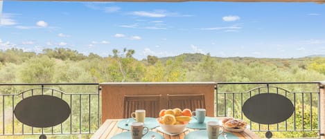 Standard Apartment, Multiple Bedrooms (Glori House 50m from Marina di Olbia) | Balcony