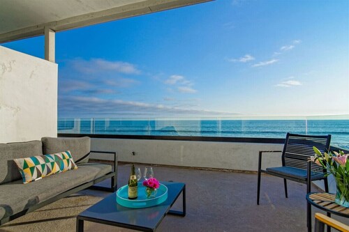 Luxury Beachfront Villa - Penthouse B