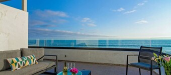 Luxury Beachfront Villa - Penthouse B