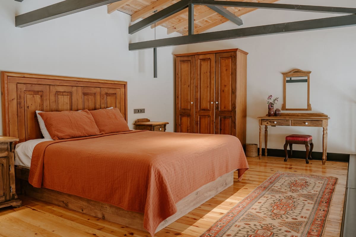 HAMADES | 1 bedroom, premium bedding, minibar, in-room safe