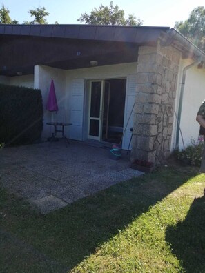 Exterior detail - Le Paradis de Marie (Treignac)