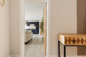 Interior - Modern 2bed Flat, Parking, Close to Beach & Shops (Bournemouth)