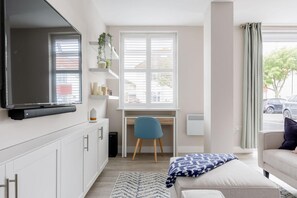 2 bedrooms, iron/ironing board, free WiFi