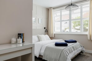 2 bedrooms, iron/ironing board, free WiFi