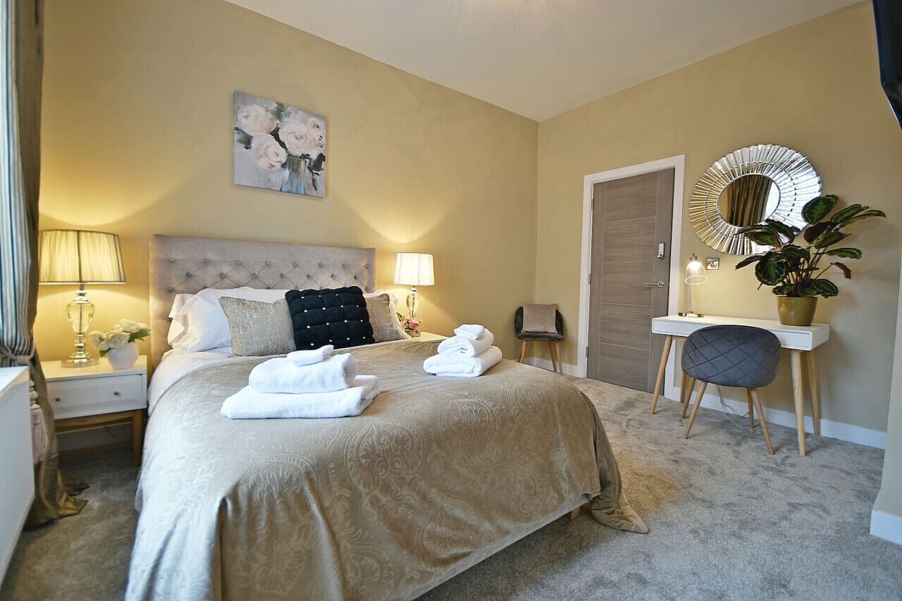 1 Schlafzimmer, Schreibtisch, Bügeleisen/Bügelbrett, Reisekinderbett