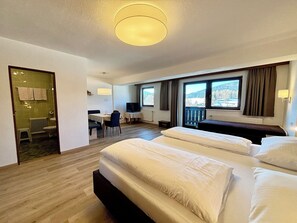 Down duvets, in-room safe, travel cot, free rollaway beds - Hotel Egerthof B&B (Seefeld in Tirol)