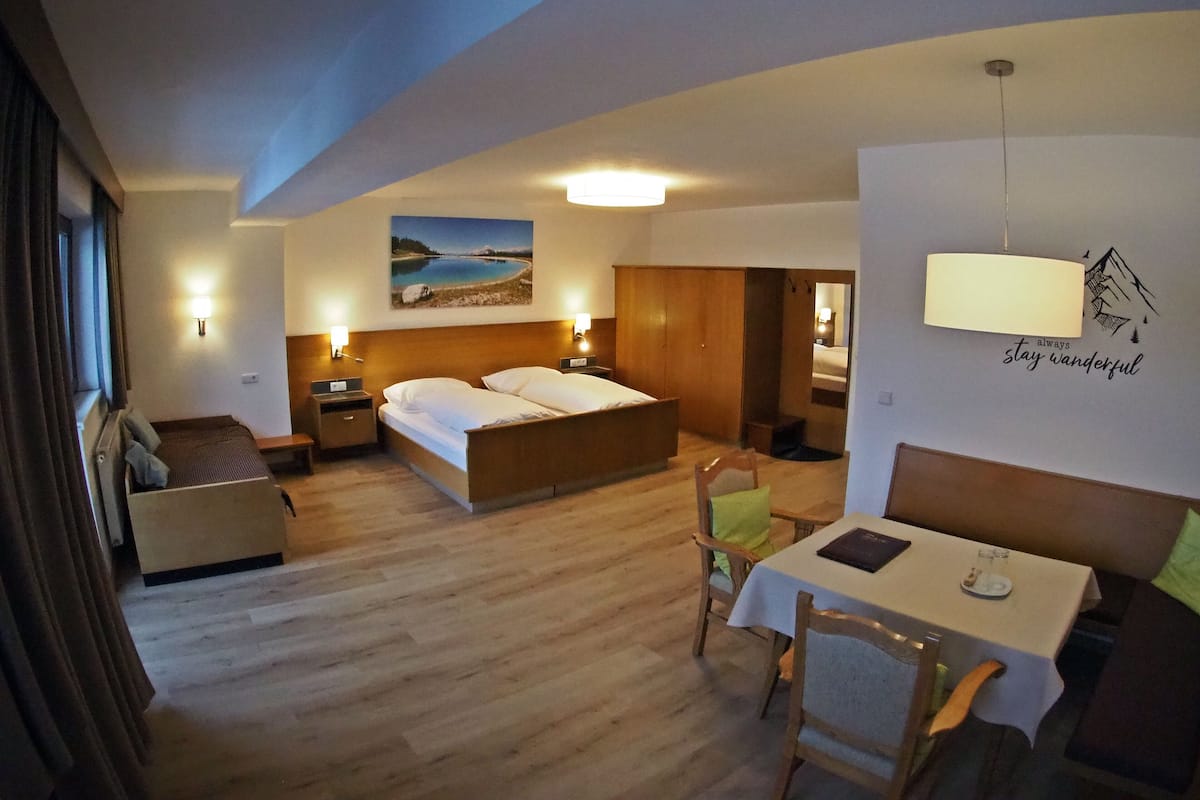 Basic Triple Room | Down comforters, in-room safe, travel crib, free rollaway beds