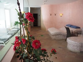 Sauna, steam room, massages