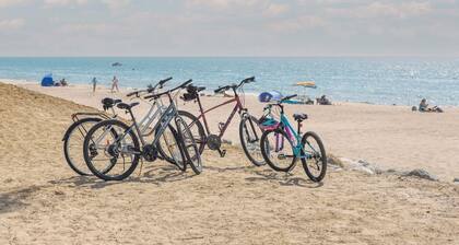 Updated, bright, and peaceful cottage in Lakeside