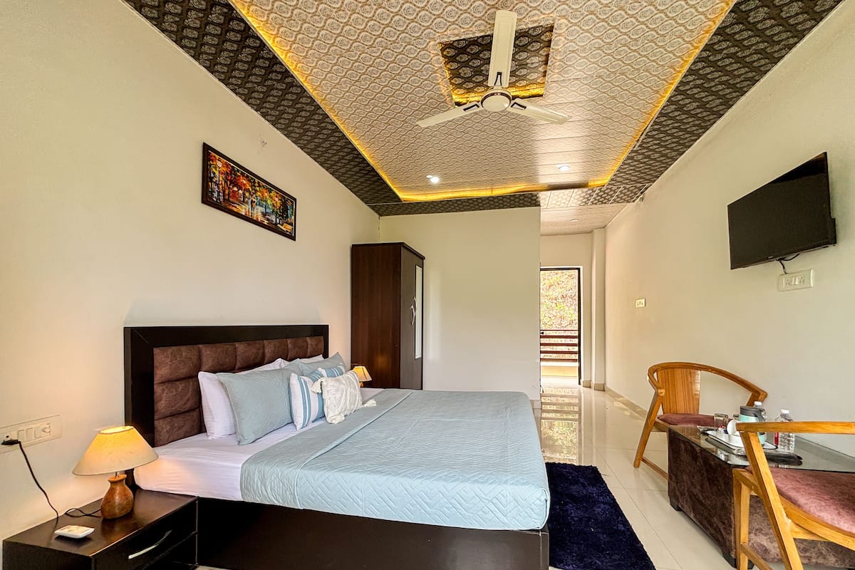 Chambre Supérieure | 1 chambre, lits pliants/supplémentaires, Wi-Fi gratuit, draps fournis