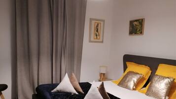3 chambres, fer et planche à repasser, Wi-Fi gratuit, draps fournis