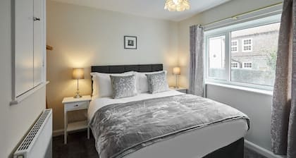 Host & Stay | Greens Yard House