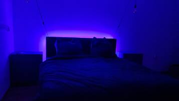 1 bedroom, in-room safe, free WiFi, bed sheets