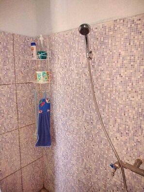 Bathroom - Cowang Dereng Home Stay (Labuan Bajo)