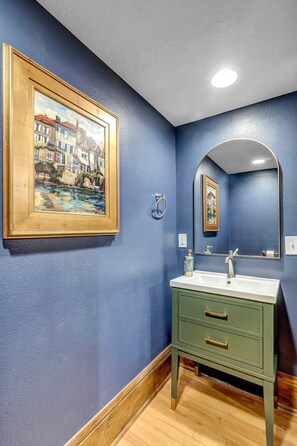 Bathtub, hair dryer, towels