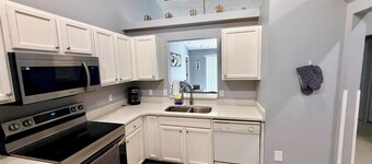 Grand Deluxe Pines 3BR Pool Home near Disney