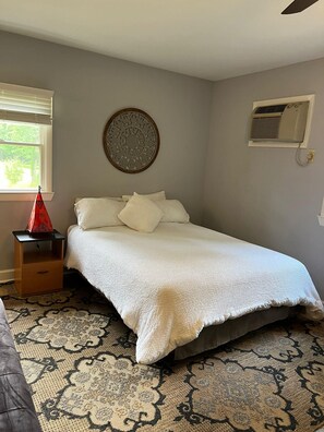 1 bedroom, WiFi, bed sheets - Rural fun close to everything in Charlotte (Charlotte)