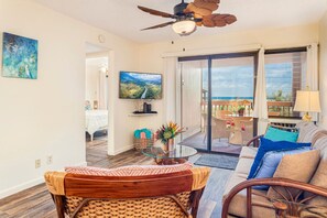 TV - BH 115 · Central and Bright 2 BR, 2 BA, Pool & Oceanview (Lihue)