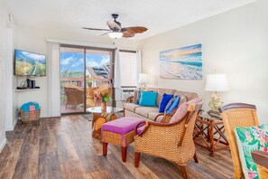 TV - BH 115 · Central and Bright 2 BR, 2 BA, Pool & Oceanview (Lihue)