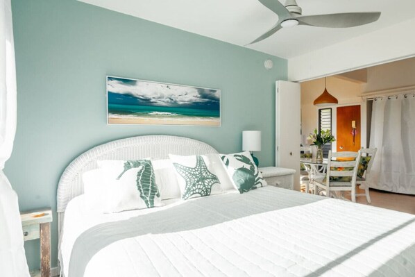 Desk, iron/ironing board, WiFi, bed sheets
